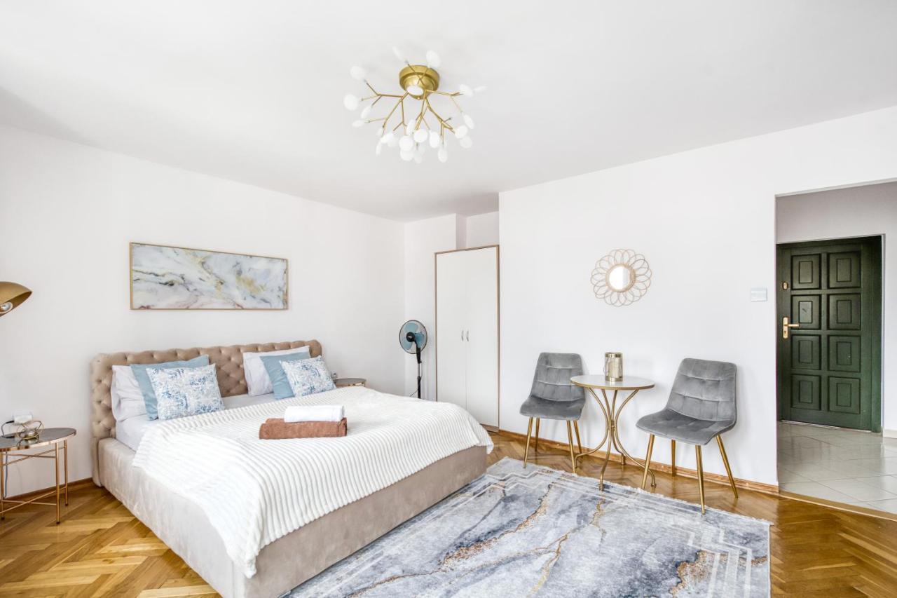 Dekart Centrum Apartments Варшава Екстериор снимка